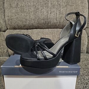 Worthington Black Platform Sandals with Chunky Design